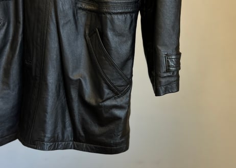 "weekend leather selection" J