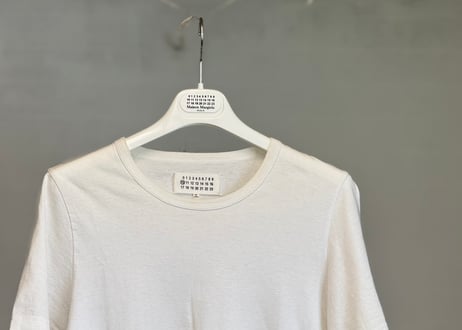 maison margiela calendar tag design tops
