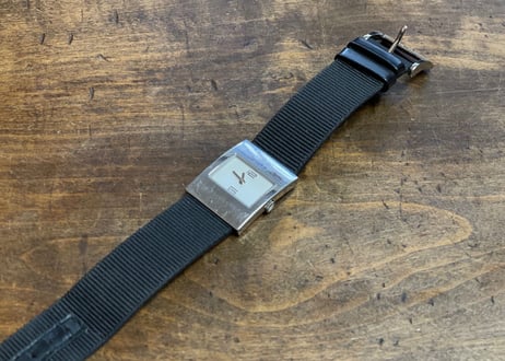 gucci dress watch B