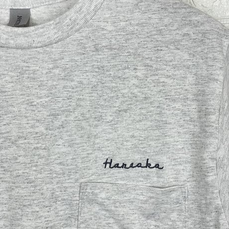 Hanaoka-ポケット付ロゴＴシャツ【アッシュ】