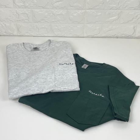 Hanaoka-ポケット付ロゴＴシャツ【フォレストグリーン】