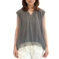 チュール付きTシャツ