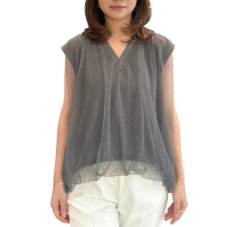 チュール付きTシャツ