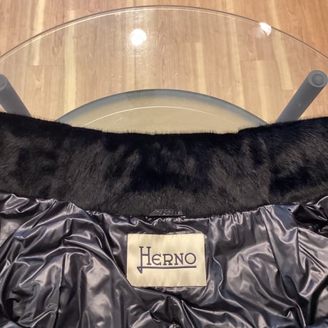 再入荷　HERNOダウンジャケット