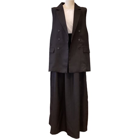 再々入荷　ジレ