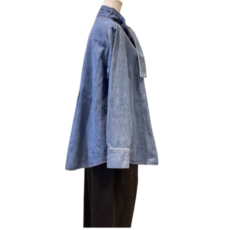 デニムシャツ