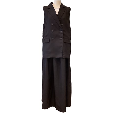再々入荷　ジレ