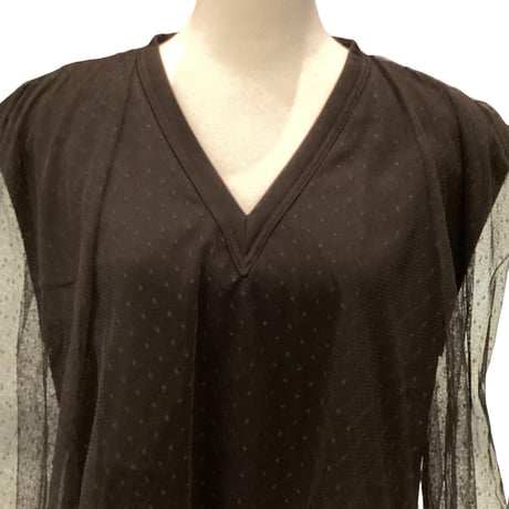 チュール付きTシャツ