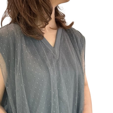 チュール付きTシャツ
