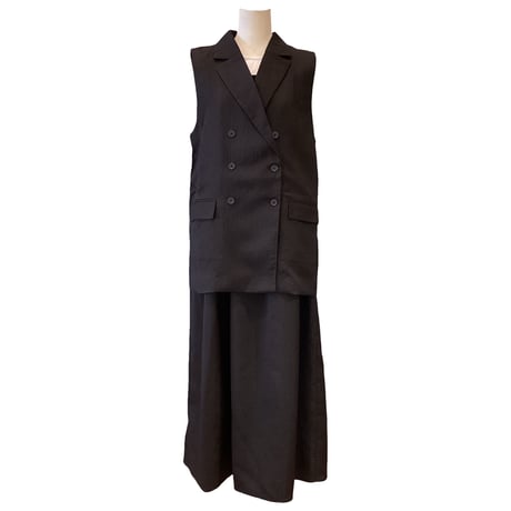 再々入荷　ジレ