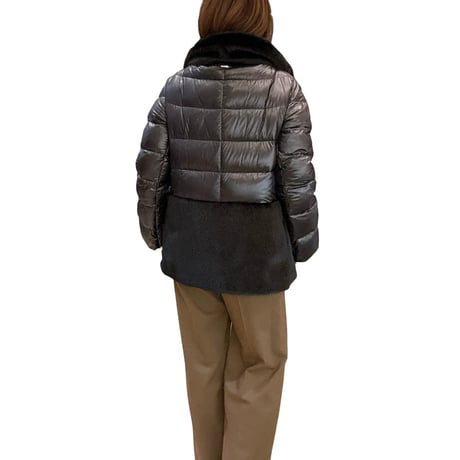 再入荷　HERNOダウンジャケット