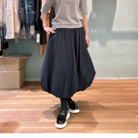 エナメルローファー