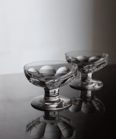 オールド・バカラ 珍品 重厚 オパーリンクリスタルガラス製灰皿 乳白色 ホワイト オールド・バカラ 珍品 重厚 オパーリンクリスタルガラス製灰皿 乳白色