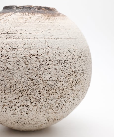 SAKI black top moon jar