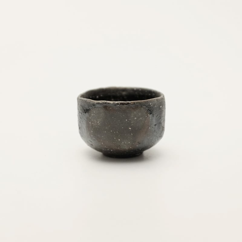 中島亜弥 黒ぐい呑 52 | LAPIN ART ONLINE STORE 中島亜弥 黒ぐい呑 52 | LAPIN ART ONLINE STORE