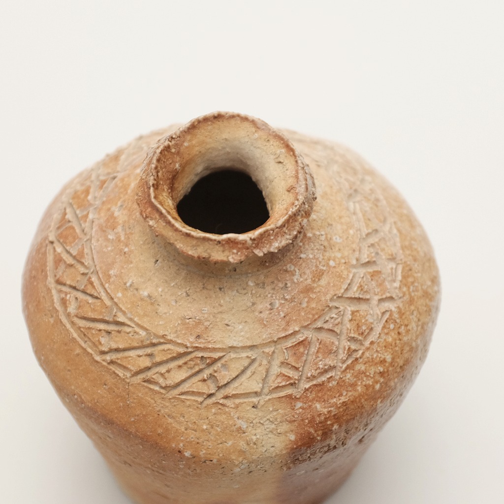 小島賢憲二　伊賀ふた付　花入　共箱　直径21㎝　東山6-0210③ 小島賢憲二 伊賀ふた付 花入 共箱 直径21㎝ 東山6-0210③