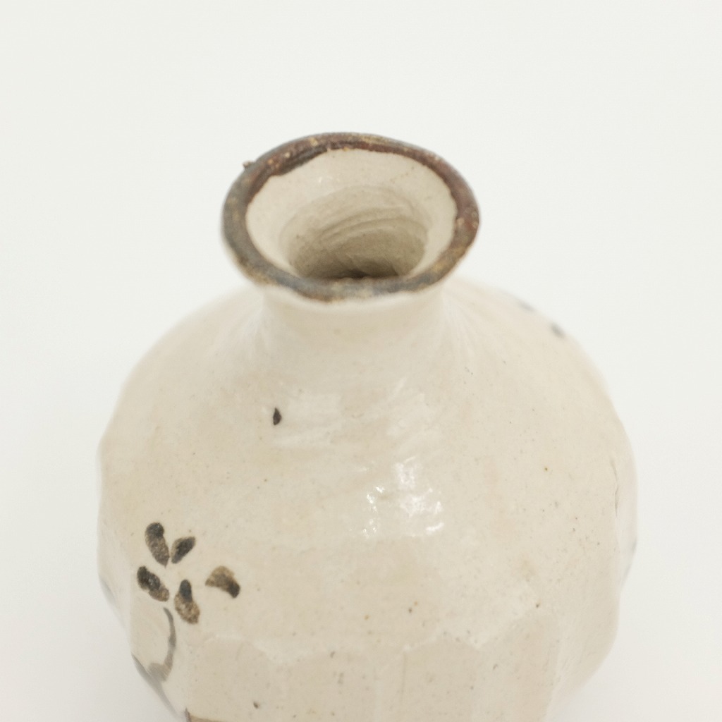 武末日臣の徳利 1_07df22c6-dcda-453c-8ce8-