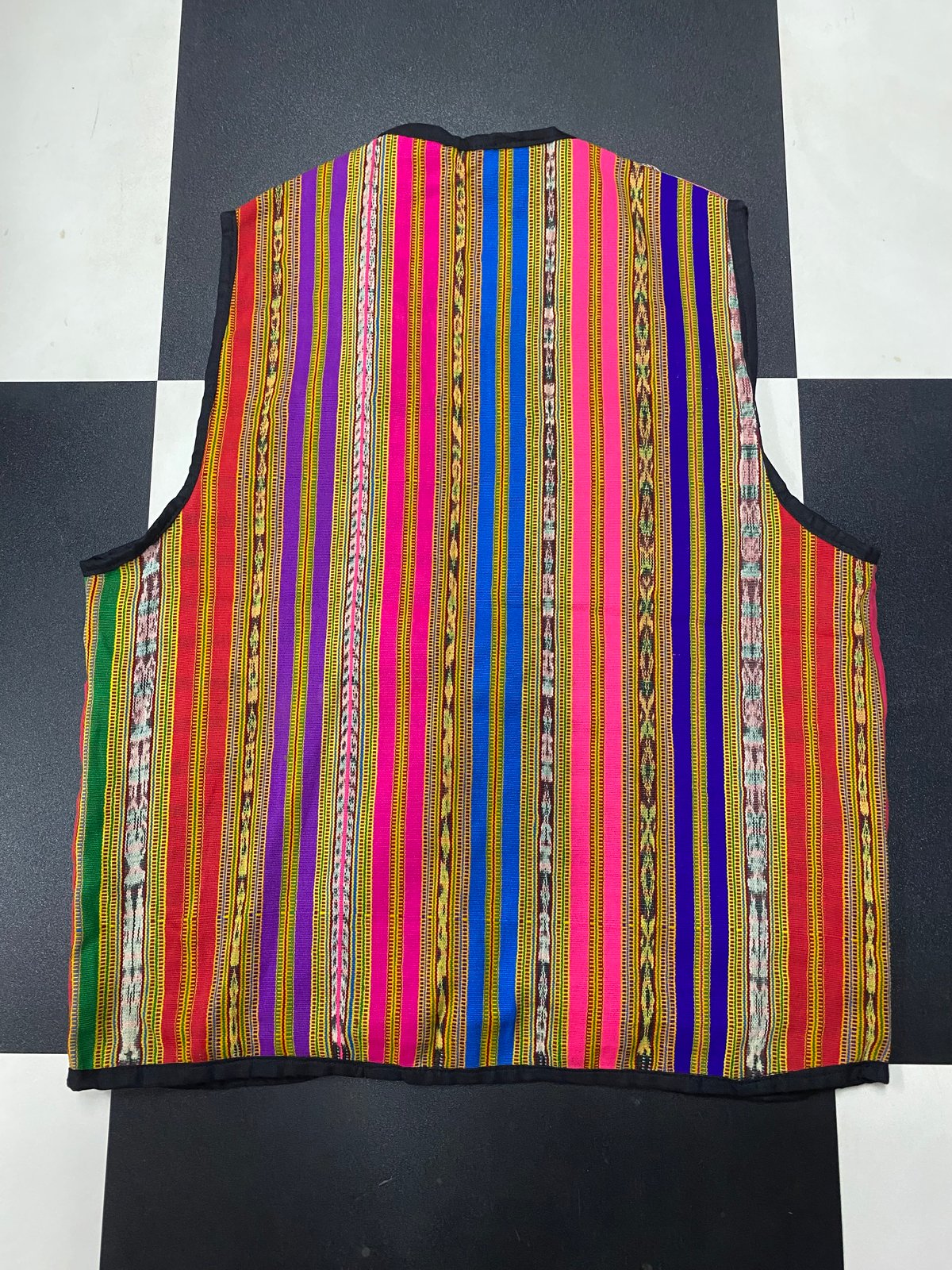 💐一点物／グアテマラ🇬🇹刺繍ベスト | 古着屋 BIG BABY (ビッグベビー)