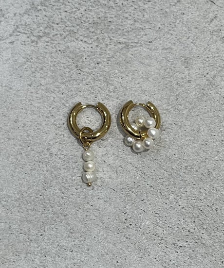 [ピアス]　アシメパール（素材：ステンレス）