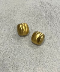 [ピアス] マットキューブ（素材：ステンレス）