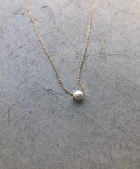 [ネックレス]　スモールパール（素材：ステンレス）