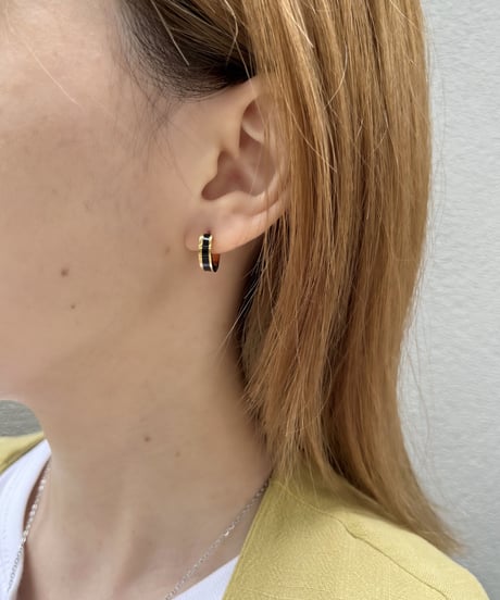 [ピアス]  カラーラインピアス（素材：ステンレス）