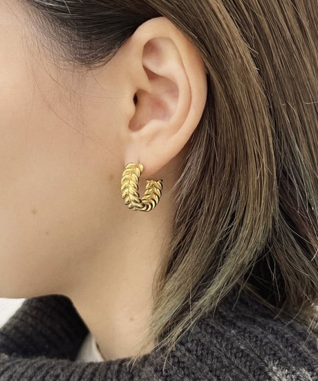 [ピアス]　ダブルスクリュー（素材：ステンレス）