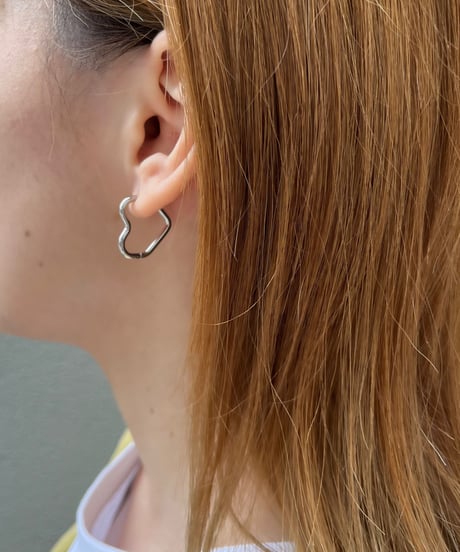 [ピアス]  ワイヤーハート（素材：ステンレス）