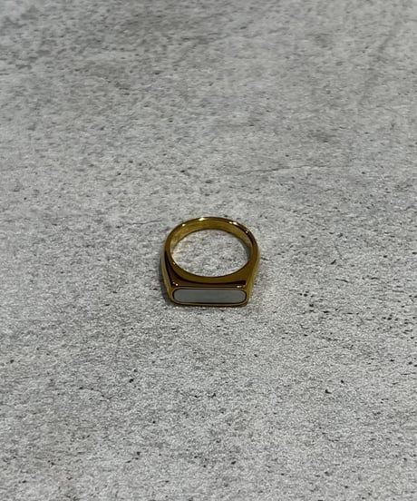 [リング] ゴールドフレーム（素材：ステンレス）