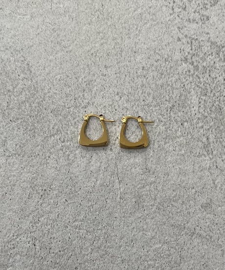 [ピアス]　トライアングルフープ（素材：ステンレス）