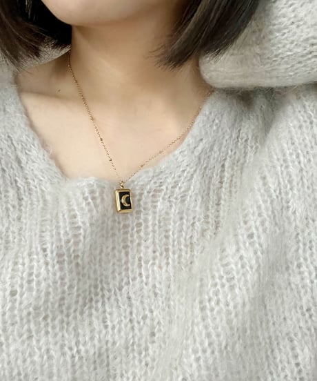 [ネックレス]　ブラッククレッセント（素材：ステンレス）