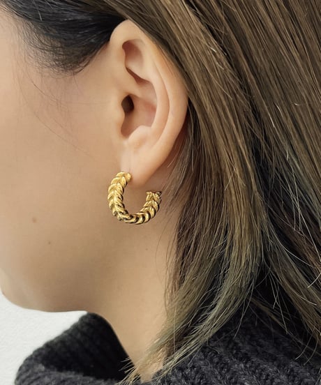 [ピアス]　ダブルスクリュー（素材：ステンレス）