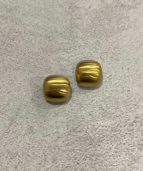 [ピアス] マットキューブ（素材：ステンレス）