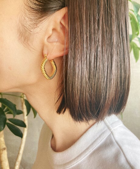 [ピアス]　トルネード（素材：ステンレス）