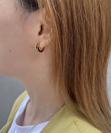 [ピアス]  カラーラインピアス（素材：ステンレス）