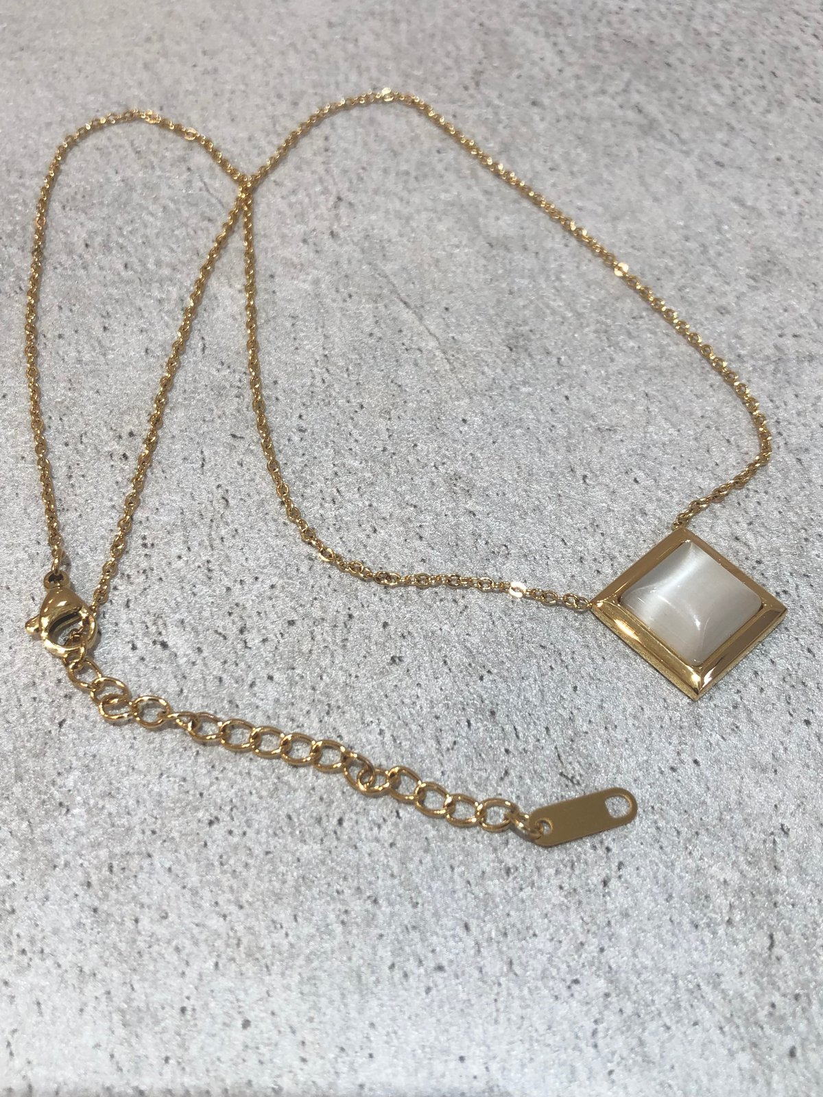 ネックレス]ホワイトスクエア（素材：ステンレス) | auca's STORE