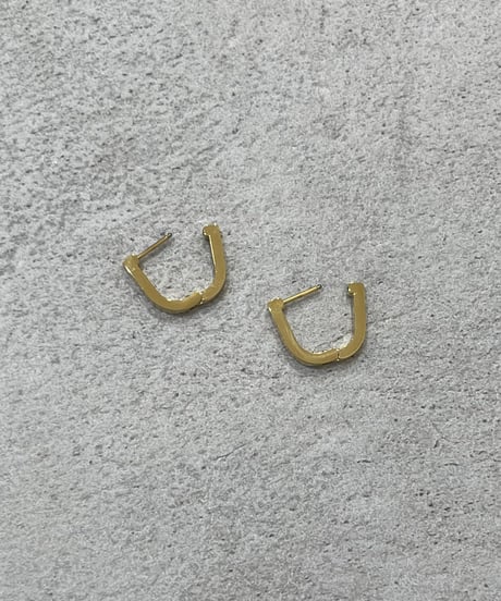 [ピアス] ハーフオーバル（素材：ステンレス）
