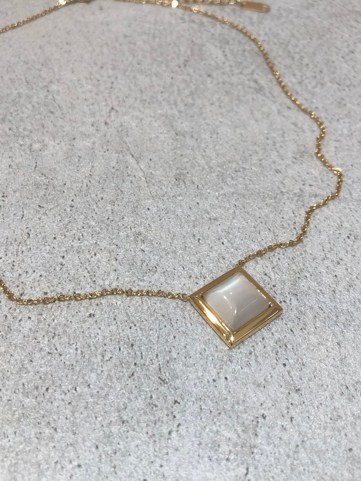 BELLESSIORA スクエアネックレス BELLESSIORA スクエアネックレス K18YGダイヤモンドネックレス