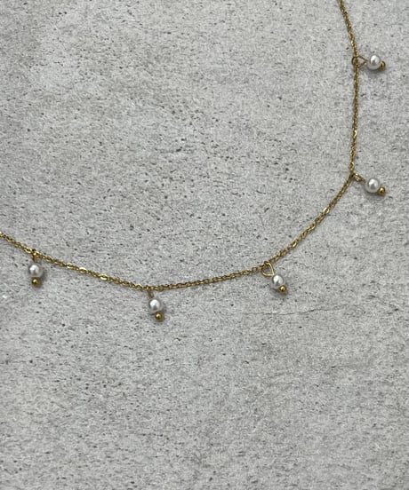 [ネックレス]  タイニーパールズ（素材：ステンレス）