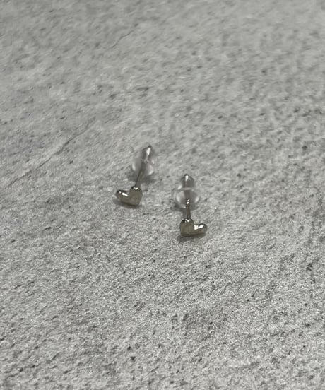 [ピアス]　フラットプチハート（素材：ステンレス）