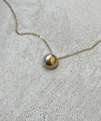 [ネックレス]  ゴールドハーフパール（素材：ステンレス）