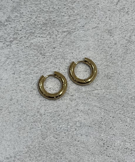 [ピアス]　アシメパール（素材：ステンレス）