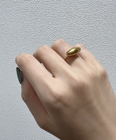 [リング] オーバルシェイプ（素材：ステンレス）