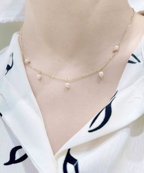 [ネックレス]  タイニーパールズ（素材：ステンレス）