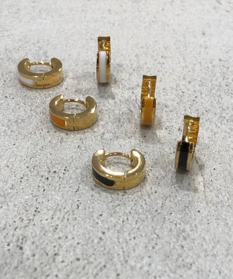[ピアス]  カラーラインピアス（素材：ステンレス）