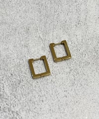 [ピアス]　スクエア（素材：ステンレス）