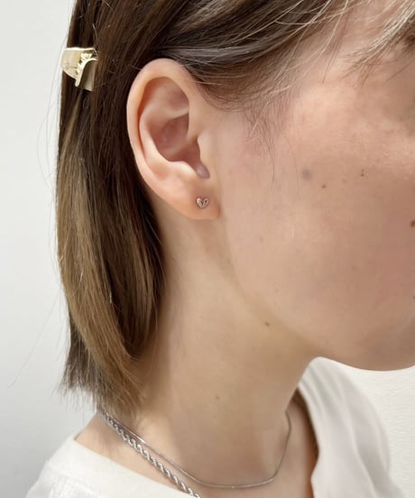 [ピアス]　フラットプチハート（素材：ステンレス）