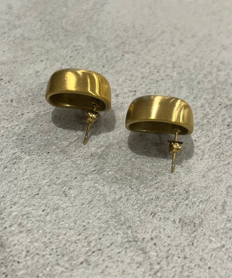 [ピアス] マットキューブ（素材：ステンレス）
