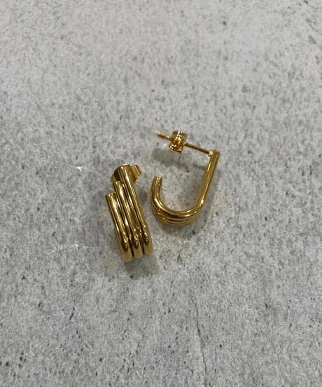 [ピアス] ラインズ（素材：ステンレス）