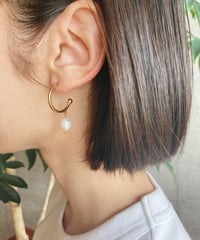 [ピアス]　Cパール（素材：ステンレス）